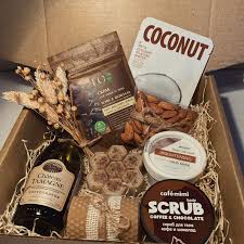 что подарить женщине на день рождения 100 к 1 Podarok Na 8 Marta In 2020 Sweet 16 Gifts 17th Birthday Gifts Sweet 16 Parties