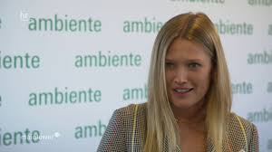 Maybe you would like to learn more about one of these? Top Model Toni Garrn In Frankfurt Erwischt Maintower Youtube