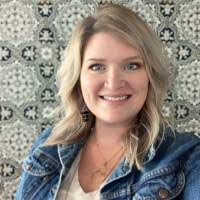 Tara Chambers's Instagram, Twitter & Facebook