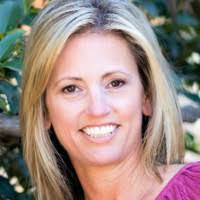 Karla Dean's Instagram, Twitter & Facebook