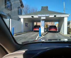 They apparently don't have drive thru banks there. Two Nearly Identical Cars At The Bank Drive Thru Mildlyinteresting