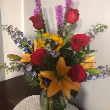 Style and creativity went into the arrangement. Julian S Flowers Home Facebook