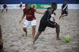 Liderados por zico e o maestro júnior, aquele time entrou para a . Flamengo E Vasco Goleiam E Vao Para As Semifinais Do Campeonato Brasileiro De Futebol De Areia Futebol De Areia Ge