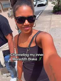 Minimalist Fashion Inspirations from Meredith Blake