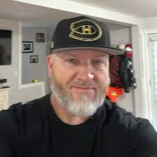 Everyone in Canada rooting for the Oilers 💯