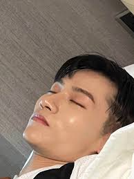 Không cùng chương trình nhưng Phạm Đình Thái Ngân lại 'so kè' với Quốc Thiên