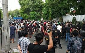 Dalam postingan itu, pihak jne sorogenen menuliskan kalimat yang menyinggung identitas banser. Bentrok Antara Ormas Islam Dan Banser Pecah Di Depan Kantor Pcnu Solo