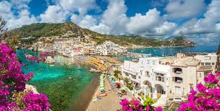 Ischia: come arrivare, dove dormire e spiagge - Campania.info