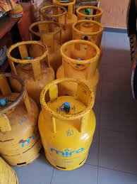 Syarikat penjualan dan penghantaran gas memasak dalam talian, beligas.my optimis dapat membuka hingga 100 cawangan di tiga negeri di semenanjung malaysia menjelang akhir tahun ini. Empty Gas Cylinder Tong Brand Mira Shell 14kg Kitchen Appliances On Carousell