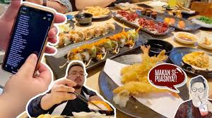 The Halal Guys Gyro And Chicken On Combo Platter Mukbang To Go Youtube