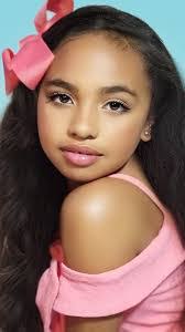 Ashley Strawder's Instagram, Twitter & Facebook