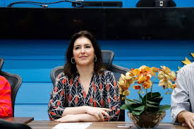 O temsil etmiştir mato grosso do sul içinde federal senato daha önce 2015 yılından. Simone Tebet Tenta Se Afastar Da Imagem De Renan Calheiros Para O Senado Politica Campo Grande News