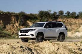 You are not paying for the vehicle at one go and take a loan from the bank. Toyota Land Cruiser 2020 Facelift Matsch Piste