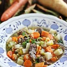 Wintersuppe Keine Angst Vor Wurzelgemuse Rindfleischsuppe Wintersuppen Eintopf Mit Fleisch