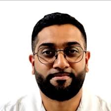 The job market is about to flip. Hundreds of applicants vanish in  minutes...is a white-collar recession looming, or are we headed for a  talent shortage? In 2025, 900 applicants today could turn