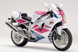 The gloves are quite thin, not sure how protective they would be in a fall. The 10 All Time Greatest 750s Visordown