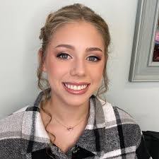 Belinda Crump's Instagram, Twitter & Facebook