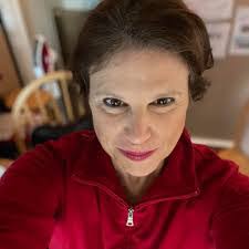 Elena Cruchley's Instagram, Twitter & Facebook