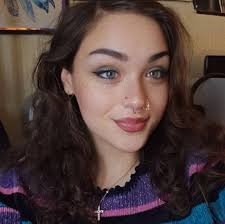 It's the rise of a midwestern princess! 👑 Chappell Roan has taken home the  #GRAMMY for Best New Artist. 👏