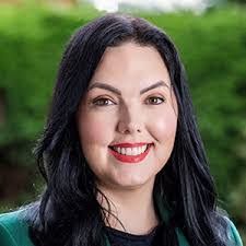 Sarah Clover's Instagram, Twitter & Facebook