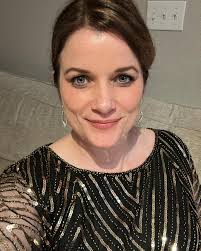 Instagram vs reality In life, there will always be set backs. You just have  to keep moving forward, even if you need a scooter for 6-8weeks  🤦🏻‍♀️🤷🏻‍♀️🤣 #kneesurgery #kneerecovery #crutchessuck #scooterlife