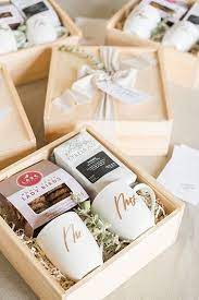 A box filled with goodies for a virtual happy hour that delivers as much fun as you can find at any local bar. Best Corporate Gifts Ideas Custom Gifting For Weddings Anniversaries Birthdays Celebrations New Babies Giftsdetective Com Home Of Gifts Ideas In Wedding Welcome Gifts Client Gifts Corporate Gifts