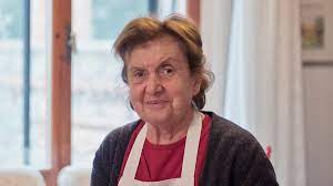This is what the grandkids of the late justice ruth bader ginsburg called her! Italian Grandmother Doesn T Have Heart To Tell Family Any Dipshit Can Make Lasagna