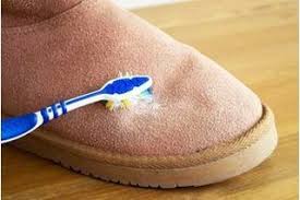 Remove Salt Stains From Uggs Ehow 1 C Water 1 2 T Dish Soap Use Only Suds To Scrub With Toothbrush Use Ugg Boots Cheap Ugg Boots Outlet Ugg Boots Outlets