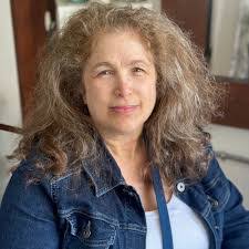 Lesa Day's Instagram, Twitter & Facebook