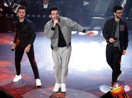 Grupo italiano dedicado a la opera pop,fusiona la lírica clásica con la instrumentación y las estructuras pop. Itacanotizie It Wp Content Uploads 2019 02 Il V