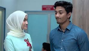 Grey (fendy bakry) dan nisa ardina (eyra hazali) yang mengambil keputusan bernikah, tetapi melukakan hati dua insan, iaitu datin musalma dan ilham arsyad yang sudah sekian lama menyayangi nisa. Drama Malaysia Mr Grey Episod 7