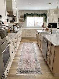 Style your home with our soraya trellis ash grey rug. Ruggable I M Dreaming Of This Exaaact Kitchen Rug Kamran Coral Via Sprucingupmamahood Facebook
