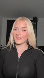 Jessica Orth's Instagram, Twitter & Facebook