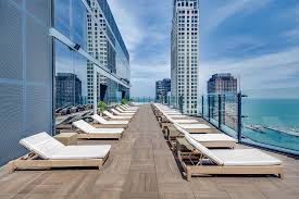 Moment by Windsor | Chicago, IL Apartments