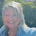 Christine Lefler's Instagram, Twitter & Facebook