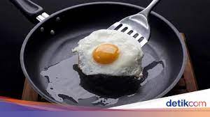 27 kalori berasal dari protein, 71 kalori berasal dari lemak, sedangkan dari karbohidrat tidak ada kontribusi kalori. Cara Menggoreng Telur Mata Sapi Tanpa Minyak Cukup Pakai Air