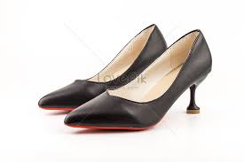 Kasut kulit hitam sesuai dalam keadaan apa pun, mereka tidak pernah keluar dari fesyen. Kasut Tumit Tinggi Wanita Pada Kulit Putih Gambar Unduh Gratis Imej 501277659 Format Jpg My Lovepik Com