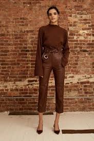 Marissa Webb Herbst Winter 2020 2021 Ready To Wear Fashion Shows Vogue Germany In 2020 Braunes Outfit Modestil Mode Inspo