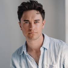 Miles Henderson (@_MilesHendo)