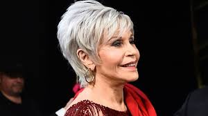 Fonda's hair is styled with boosted volume on the crown and adorable wispy flicks around her face. Jane Fonda Reveals Why She S Done With Plastic Surgery At 82 Starts At 60
