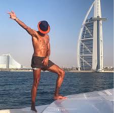 How jesse lingard became the king of social media: Jesse Lingard Feeds Baby Tiger On Holiday As Manchester United Star Enjoys Summer Break In Dubai Mirror Online