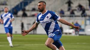 Im august 2014 wechselte er zum drittligisten fatih karagümrük sk nach istanbul und für diese absolvierte er zwei spielzeiten. Darmstad In Turk Futbolcusu Serdar Dursun Bundesliga 2 Nin En Golcu Ismi