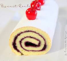 Biscuit Roule A La Confiture Recette Facile En Video Recette Biscuit Roule Roule A La Confiture Gateau Roule Recette