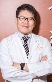 今年高雄長庚醫院適逢 20 週年慶，讓我們回顧婦產科過往的足跡。 75 年初始，婦產科設立於醫學大樓，門診、產房、開刀房，婦科產科病房集中在三樓和五樓，設備新穎；再加上創科的主治醫師們，全方位服務病患（不分次專科），逐漸建立聲譽，寶寶生產數為高高屏地區. æŽç‚«æ˜‡åŸ·è¡Œå‰¯é™¢é•·