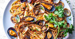 Les italiens les appellent spaghettis alle vongole. Recette De Spaghettis Aux Fruits De Mer Marie Claire