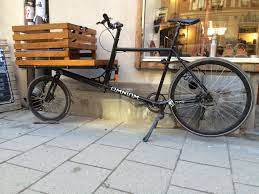 Gavin cross homers again as the us college national team visits kingsport video. Adisgladis Store In Stockholm Omnium Cargo Bike Fahrrad Werkstatt Fahrrad Rad