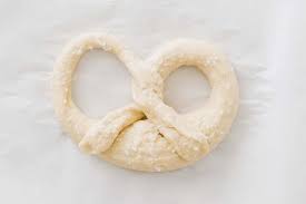 unwiderstehlich leckere vegane laugenbrezel selber machen ich zeige dir wie es geht ein einfaches b soft pretzels vegan soft pretzel recipe plant based milk