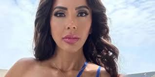 Princess" Jasmine has a strange hobby