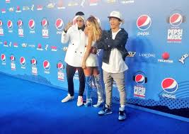 Neutro Shorty Obtuvo El Primer Galardon De Los Premios Pepsi Music A continuacion la lista de premios recibidos por estos reconocidos exponentes musicales. neutro shorty obtuvo el primer galardon