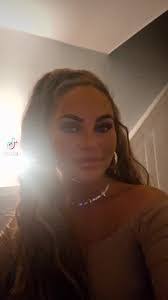 Shauna Lyons's Instagram, Twitter & Facebook